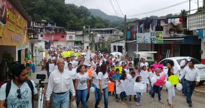 Marcha contra la inseguridad y la violencia en Mezcalapa ( NO + VIOLENCIA)