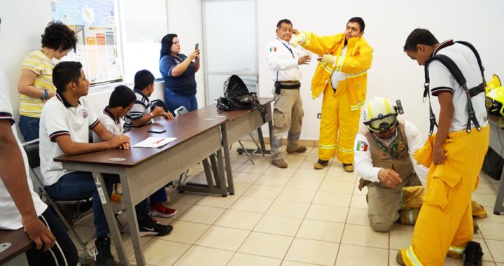 Imparten taller de preparación en situaciones de emergencia para personas con discapacidad