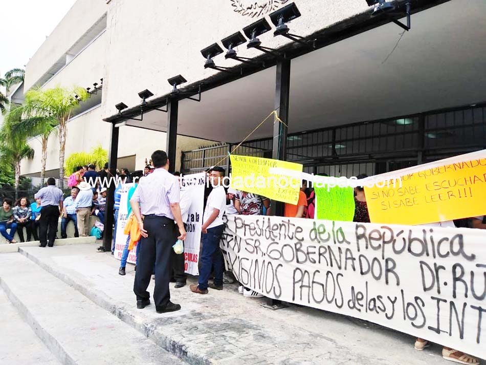 No cesan protestas para exigir espacios en normales de Chiapas