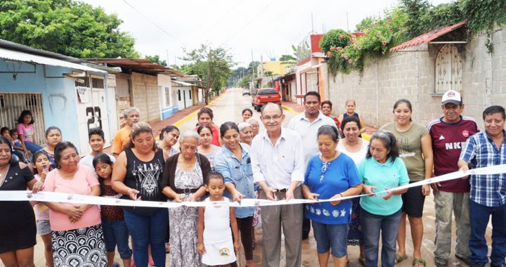 El Presidente Municipal entrega obras concluídas e inicia otras en beneficio de los tapachultecos