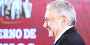 AMLO, propuesto para recibir la Medalla Belisario Domínguez