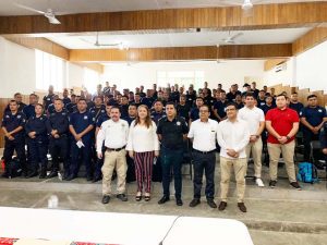 Capacitan con cursos de inglés a policías municipales y elementos de protección civil de Tapachula