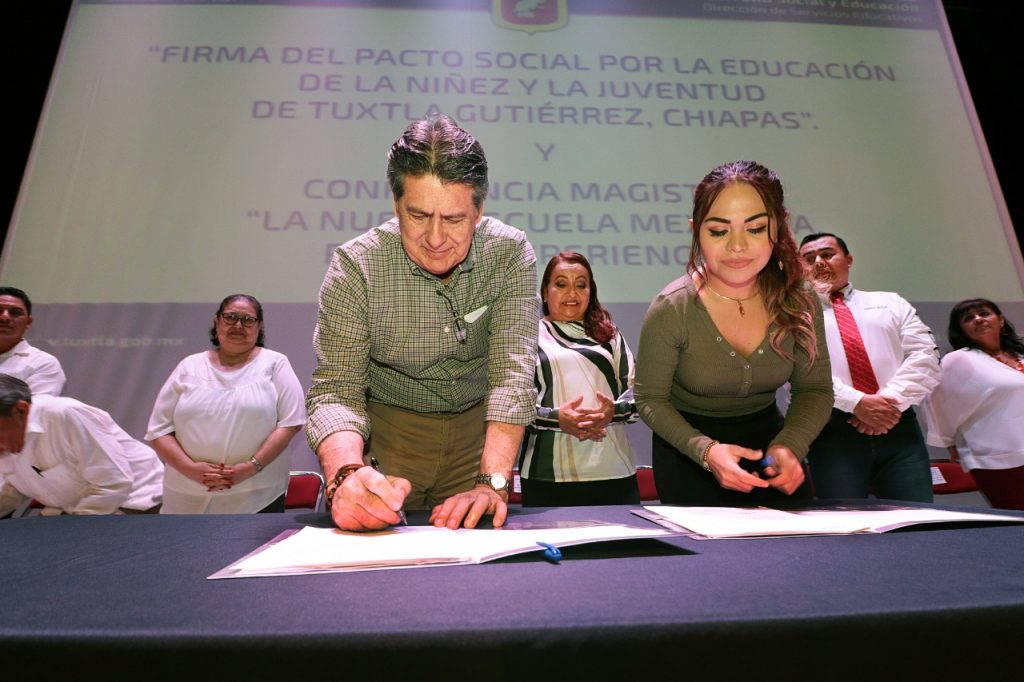 Firman en Tuxtla Gutiérrez el Pacto Social por la educación de la niñez y la juventud