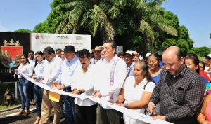 Inaugura Rutilio Escandón rehabilitación de caminos en Tonalá