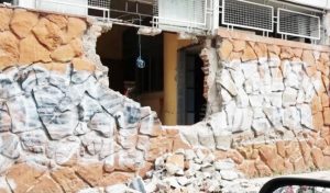 Abren boquete a edificio considerado patrimonio de Tuxtla para hacer una puerta