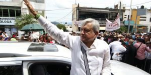 AMLO dice que no reprimirá y manifestantes deben pensar en los demás