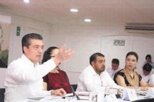 Mantener un trabajo honesto, sin defraudar al pueblo, pide Rutilio Escandón a sus colaboradores