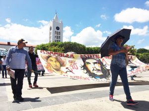 Marchan maestros de la Sección 40, demandan pagos y reconstrucción de escuelas