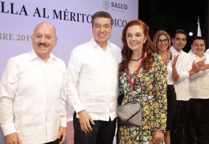 Medalla al Mérito Médico reconoce vocación y corazón en el cuidado de la salud Rutilio Escandón