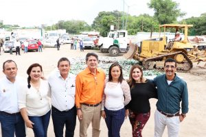 Por segunda ocasión el gobierno de Tuxtla Gutiérrez realiza destrucción de botellas de licor vacías