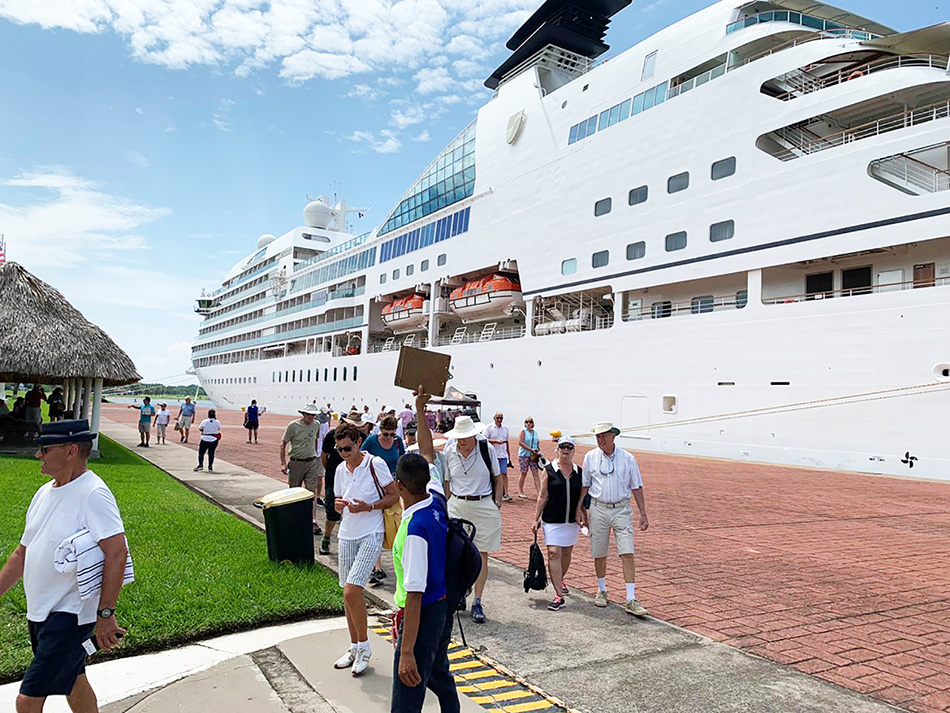 Puerto Chiapas recibe al crucero Seabourn Sojourn con 870 personas a bordo