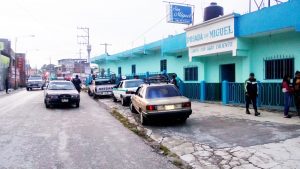 Retienen a taxistas por atropellar a un menor de edad en Bochil