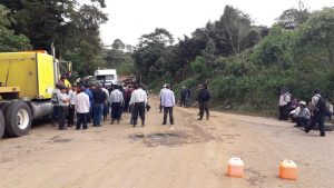 Sin solución problema del bloqueo carretero en El Bosque