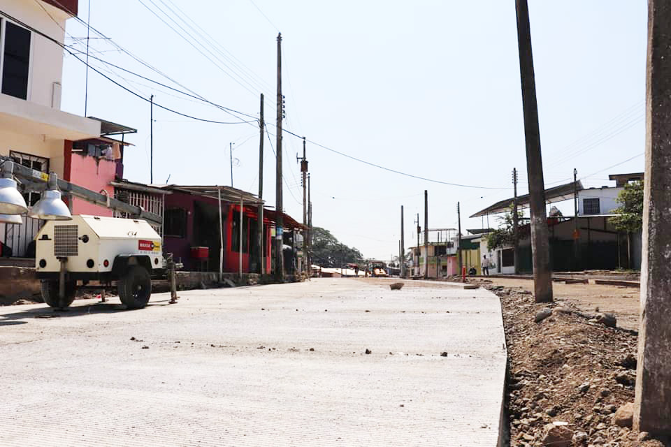 Avanzan las obras de pavimentación y alumbrado en calles de Infonavit Bonanza Tapachula