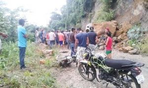 Derrumbe incomunica a municipios de Tabasco y Chiapas