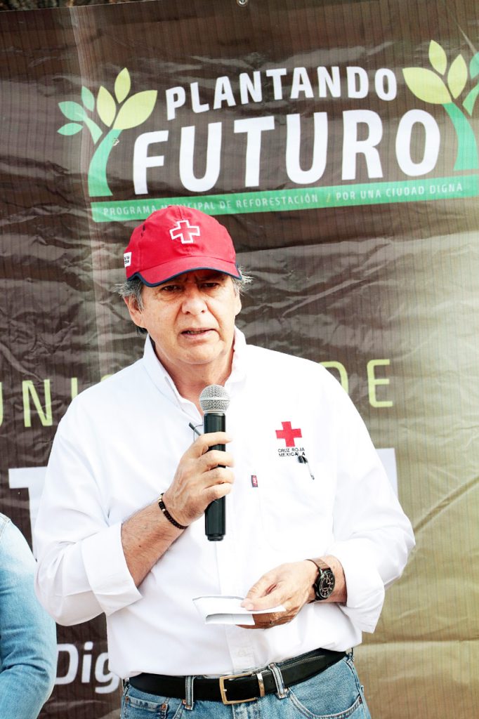 Encabeza alcalde Carlos Morales Vázquez acciones de reforestación en predio de la Cruz Roja Mexicana