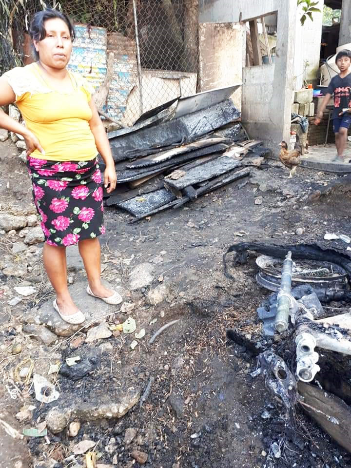 Incendian humilde vivienda en Simojovel
