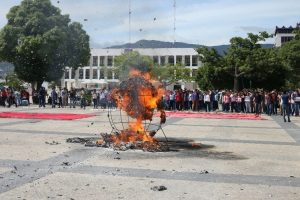 Nuevamente normalistas de la Mactumatzá secuestran autobuses