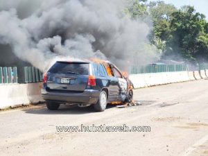 Se incendia vehículo por sobrecalentamiento en la costera