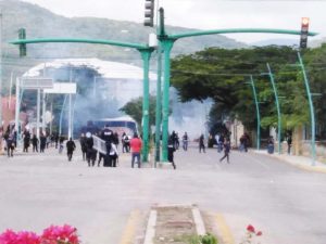 SSyPC dispersó manifestación de normalistas en Tuxtla Gutiérrez