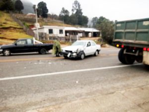 Accidente automovilístico en tramo San Cristóbal-Teopisca deja dos lesionados
