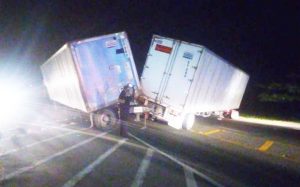 Caja de tráiler se desprende en tramo Ciudad Hidalgo-Tapachula