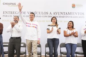 Entrega Rutilio Escandón a Ayuntamientos Unidades Para Trasladar a Personas con Discapacidad