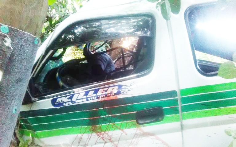 Muere conductor de combi en el libramiento sur poniente de Tapachula