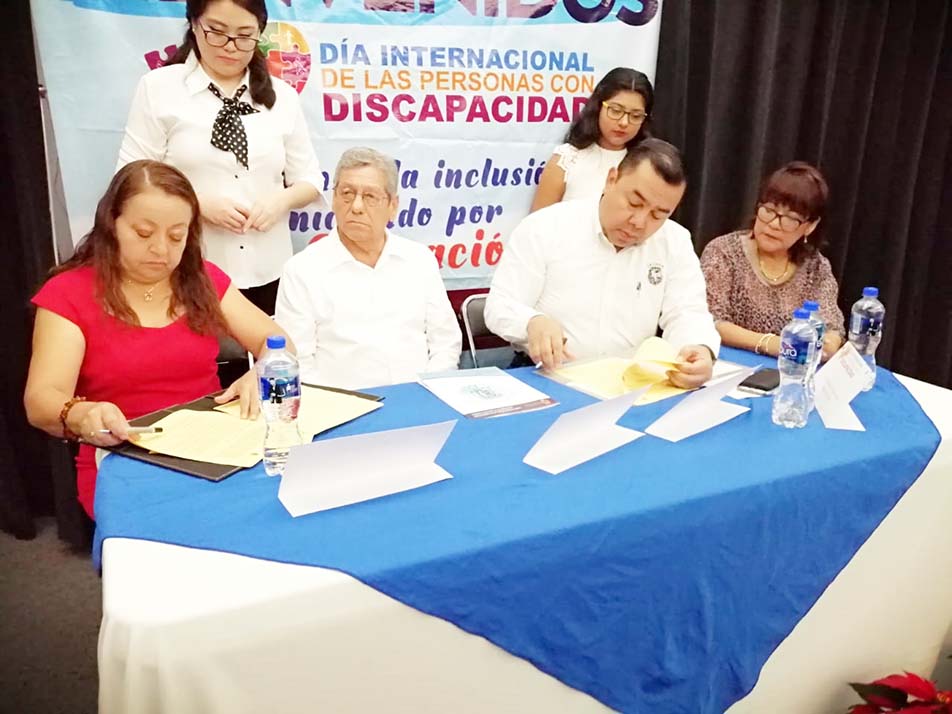 Secretaría de Educación y Unicach firman convenio para inclusión de jóvenes con discapacidad