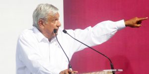 AMLO pidió a enfermeras que sean “guardianes contra la corrupción”