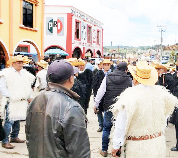 Cada vez peor las cosas en San Juan Chamula, ahora entraron a robar al palacio municipal