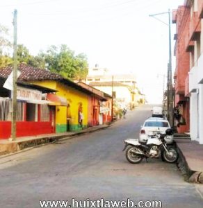 Con cuchillo en mano le roban dinero y celular a mujer tuzanteca en Huixtla