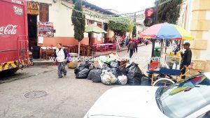 Empresarios coletos sin respetar horarios de recolección de basura