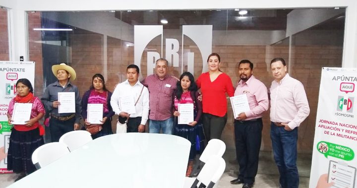 Entrega Julián Nazar nombramientos a nuevos integrantes del CDM del PRI en Aldama