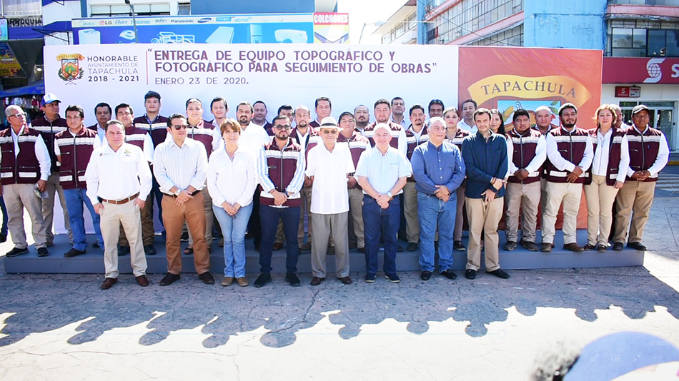El Presidente Municipal Dr. Óscar Gurría entregó equipo a la Secretaría de Obras Públicas