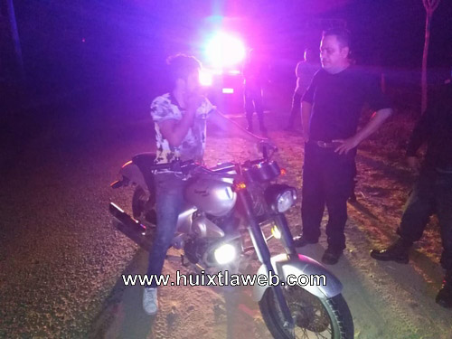 Recuperan moto robada en bar de Huixtla, hay un detenido