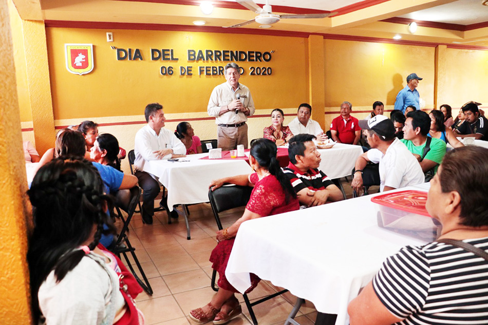 Celebra Carlos Morales Día del Barrendero con personal de Servicios Municipales