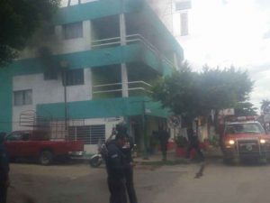 De hotel de Tuxtla Gutiérrez mujer que se dice secuestrada se lanza del primer piso