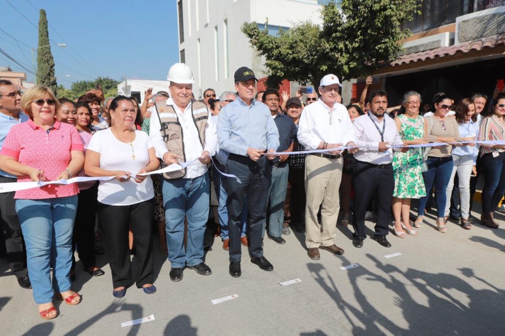 Inaugura Rutilio Escandón pavimentación de calles y avenidas en colonias de Tuxtla Gutiérrez
