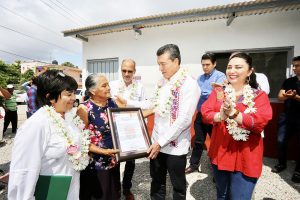 Rutilio Escandón recorre viviendas rehabilitadas y reconstruidas tras el sismo de 2017