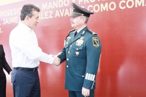 Asiste Rutilio Escandón a toma de protesta del nuevo comandante de la VII Región Militar