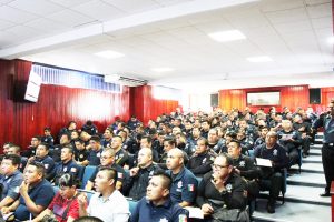 Capacitan a 280 policías de Tuxtla