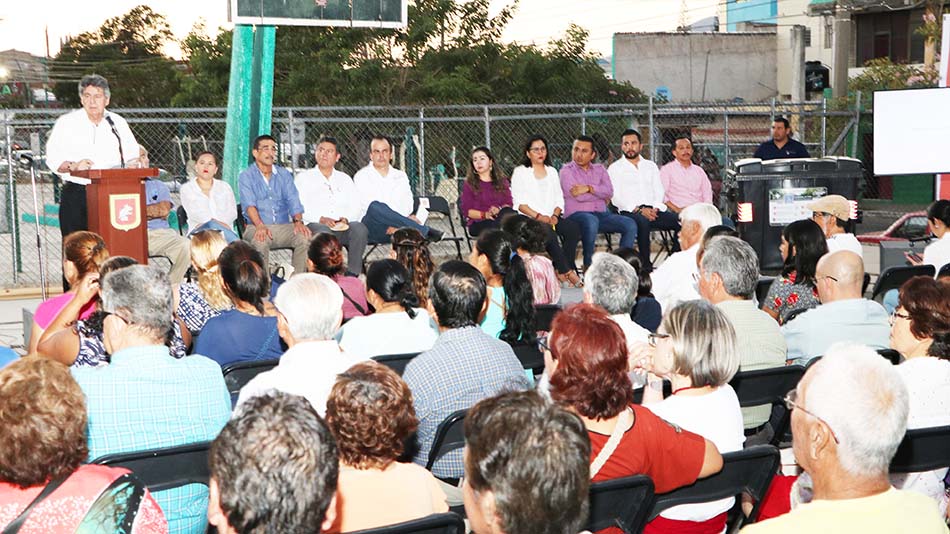 Carlos Morales Vázquez anuncia instalación de contenedores en 7 colonias del sur poniente de Tuxtla Gutiérrez