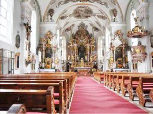 Iglesia católica suspende misas en todo el país