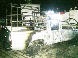 Retienen y queman carro del cuñado del edil de Pueblo Nuevo Solistahuacán