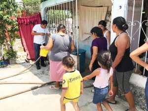 Benefician con agua potable a familias de colonias populares en Palenque