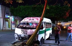 Colectivazo deja 5 pasajeros lesionados en Tuxtla