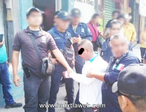 Comerciantes intentan linchar a robamoto en Huixtla