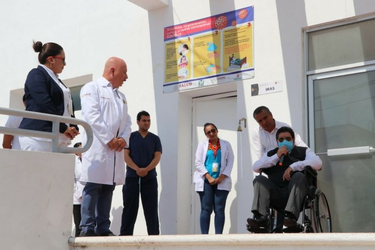 Dan de alta a primer paciente hospitalizado por COVID-19 de la Clínica Alterna de Palenque