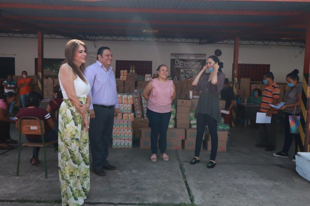 DIF Tapachula entregó insumos del Programa Barriguita llena, corazón contento de regreso a casa